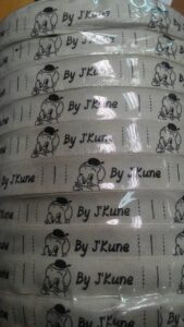 ป้ายพิมพ์ก้างปลาลายเรียบ